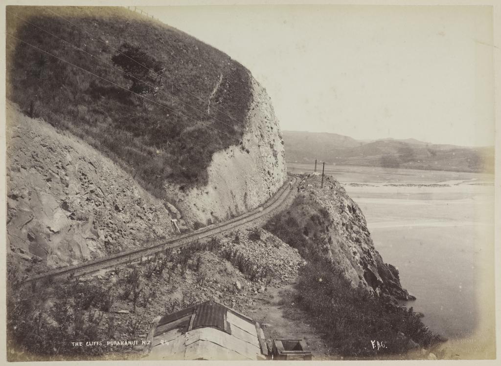 The Cliffs, Purakanui