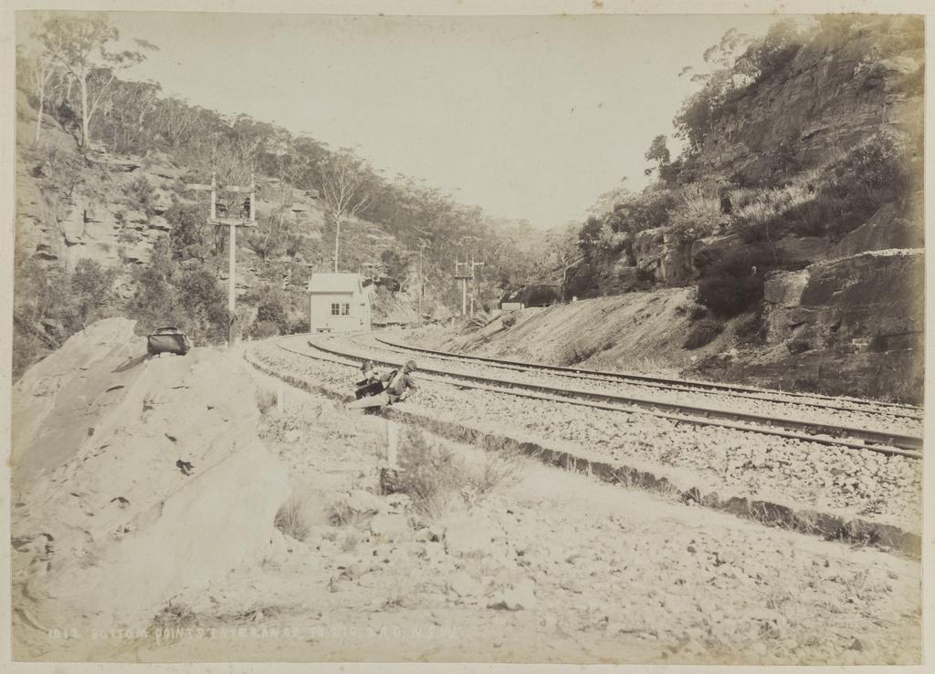 Bottom Points, entrance to Zig Zag N.S.W.