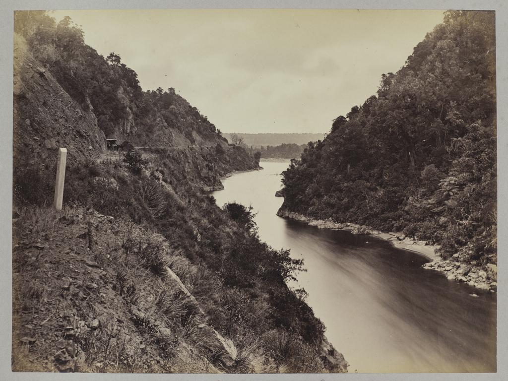 Manawatu Gorge, halfway post between Wellington and Napier