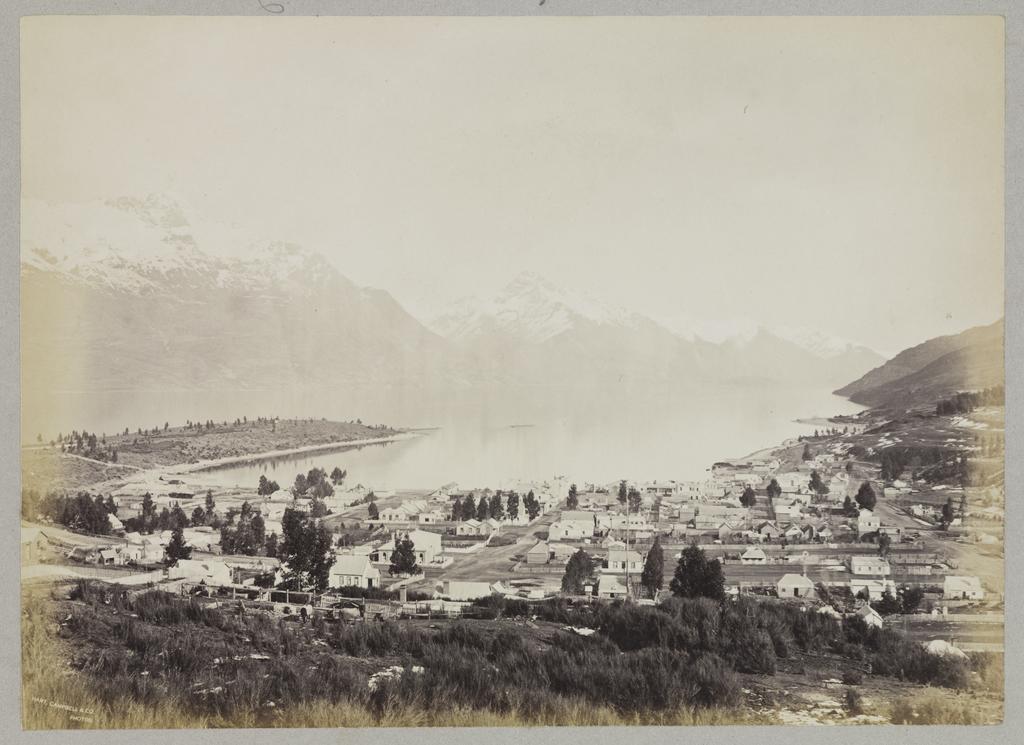 Queenstown, Lake Wakatipu N.Z.