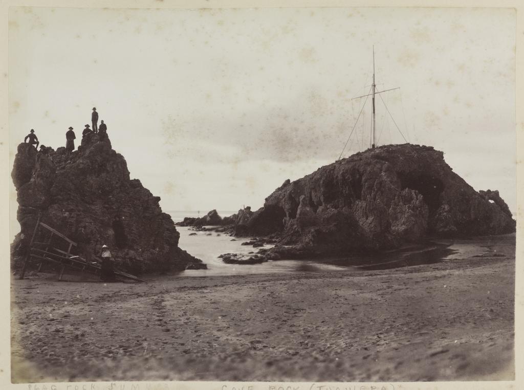Shag Rock and Cave Rock, Sumner