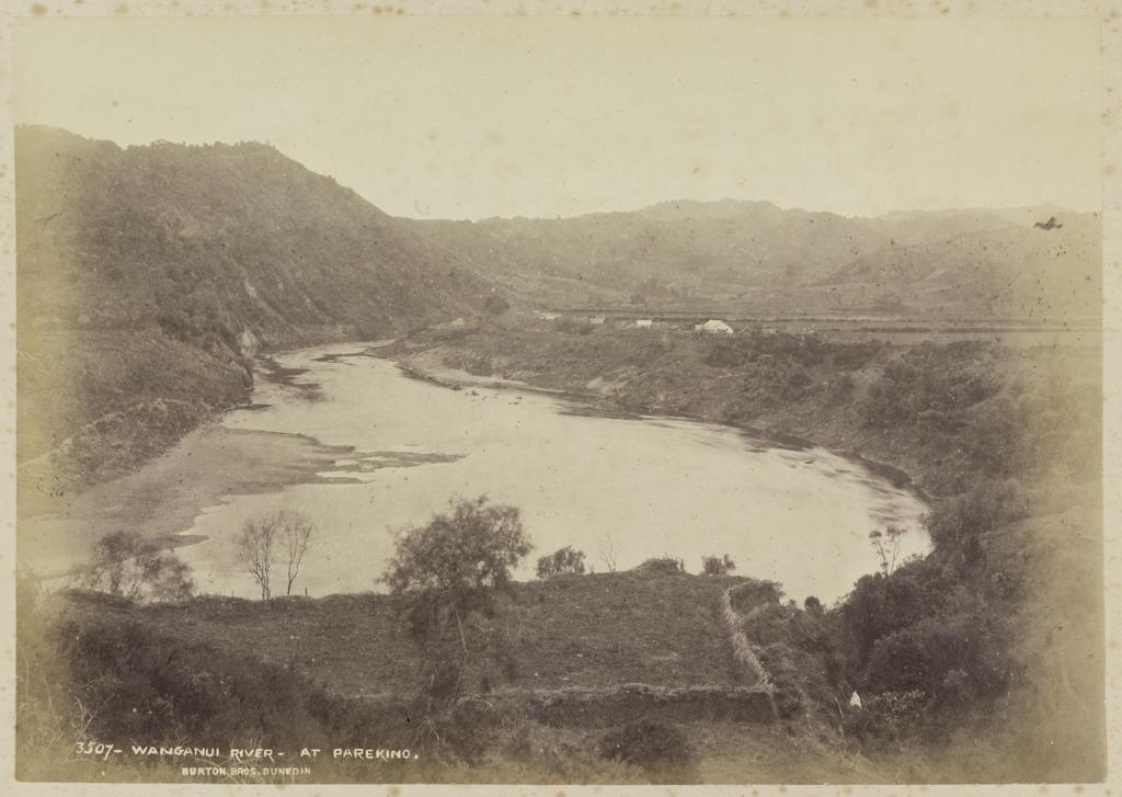 Wanganui River at Parekino