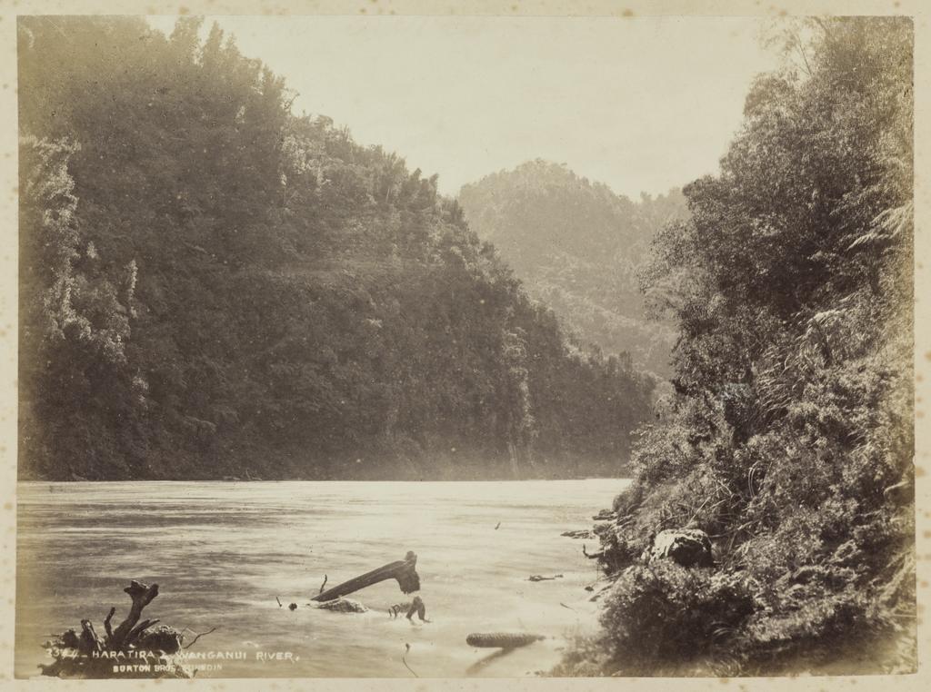 Haratira, Wanganui River