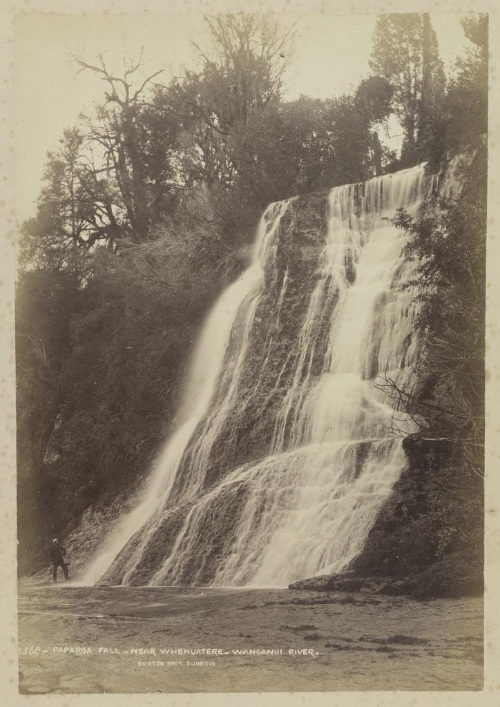 Paparoa Falls, Near Whenuatere, Wanganui River
