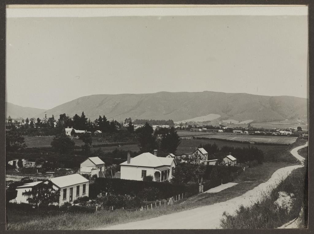 A bit of Waimate, north end