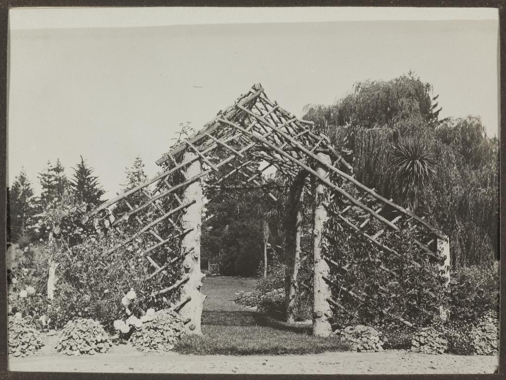 Rustic arch, Knottingly Park