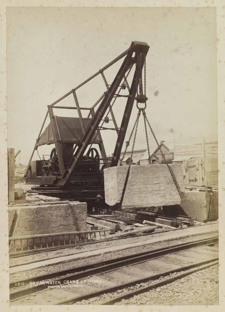 Breakwater crane, Timaru