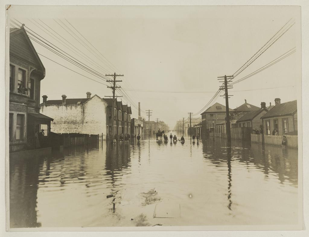 Cumberland Street looking south