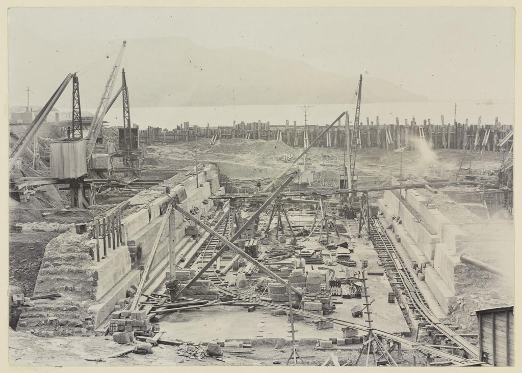 Walls of drydock structure