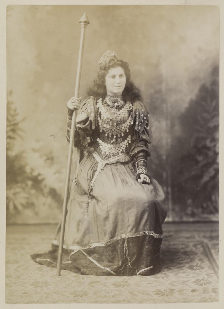 Queen Ulrique / Miss M. Pistor