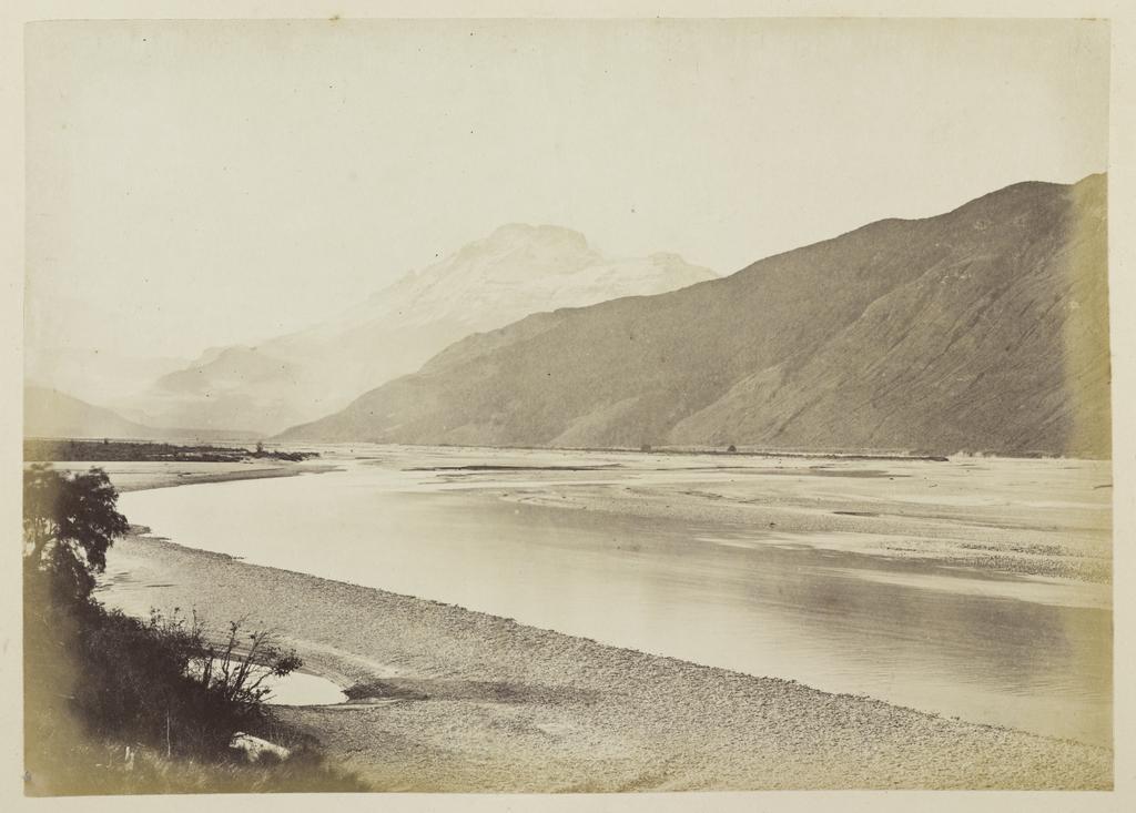 Mount Earnslaw and the Dart River