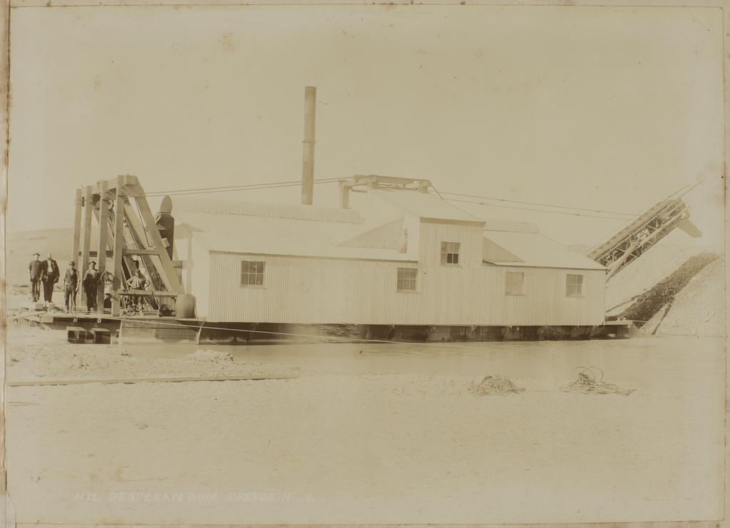 Nil Desperandum Dredge, N.Z.