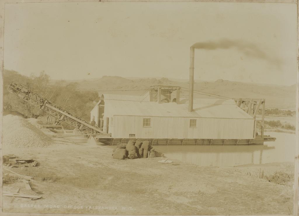 Caltee More Dredge, Alexandra  N.Z.