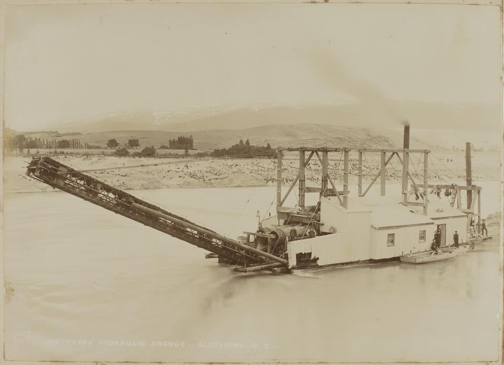 Molyneaux Hydrolic Dredge, Alexandra N.Z.