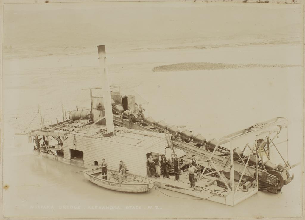 Ngāpara Dredge, Alexandra, Otago N.Z.