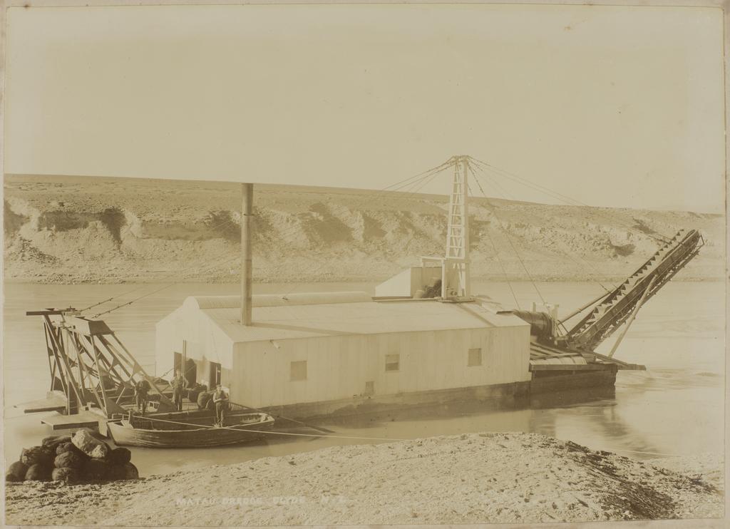 Matau Dredge, Clyde N.Z.