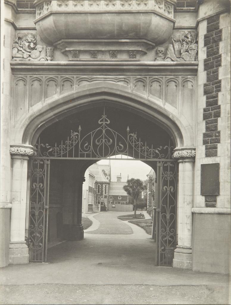 South Gate (Union Street)