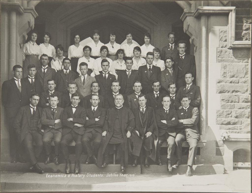 Economics &amp; History Students, Jubilee Year, 1919