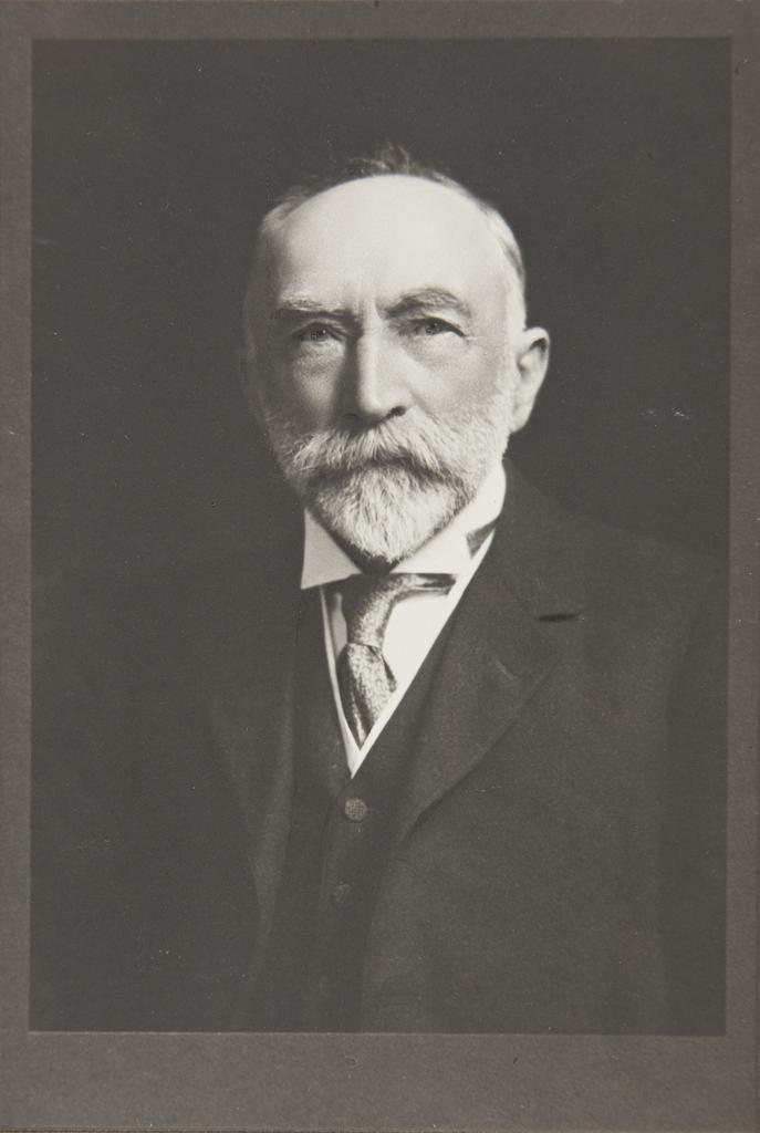 Hon. Thomas MacGibbon. M.L.C.