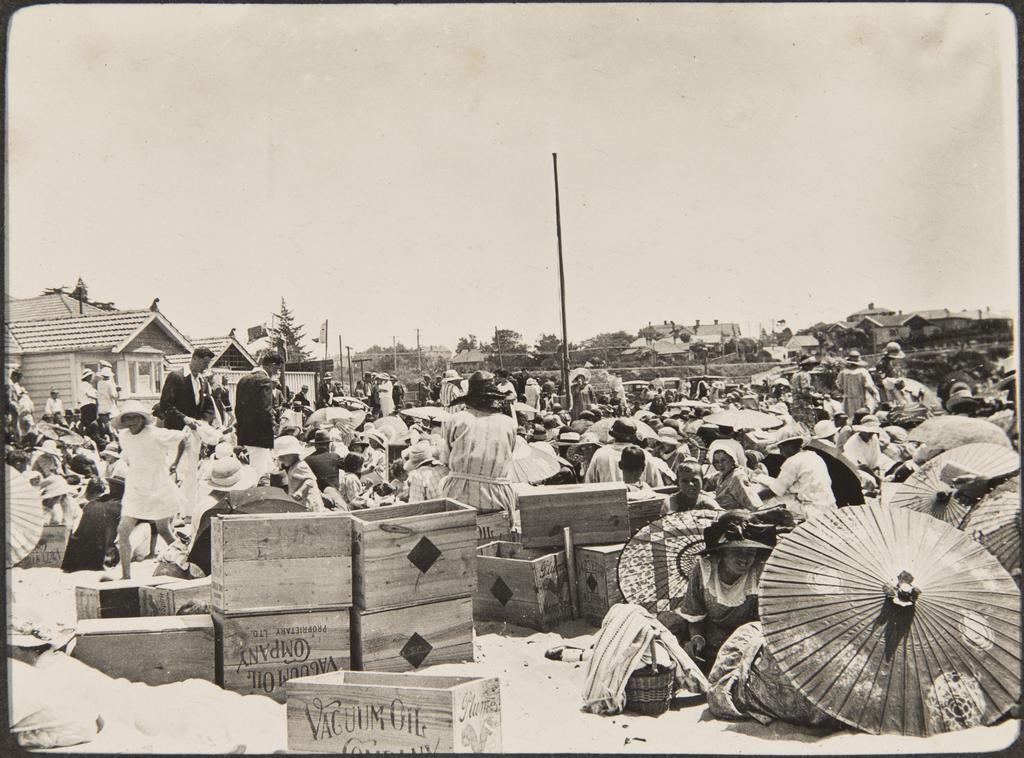 Beach crowd