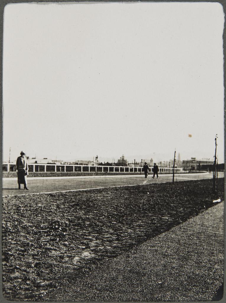 Road around the exhibition