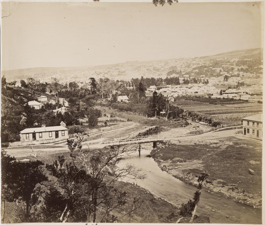 Dundas Street bridge by junction with Leith Street