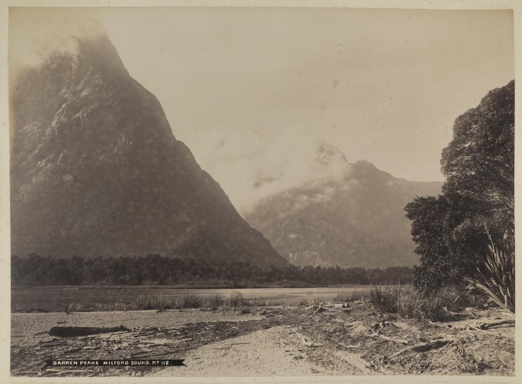 Barren Peaks, Milford Sound