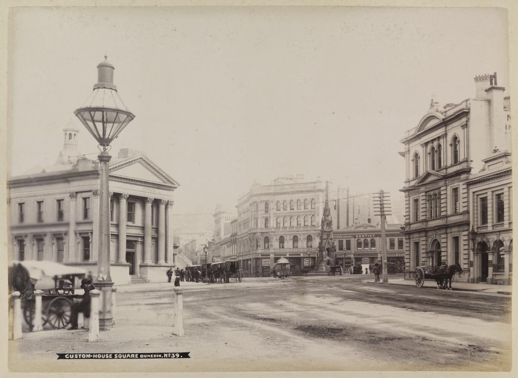 Custom House Square, Dunedin