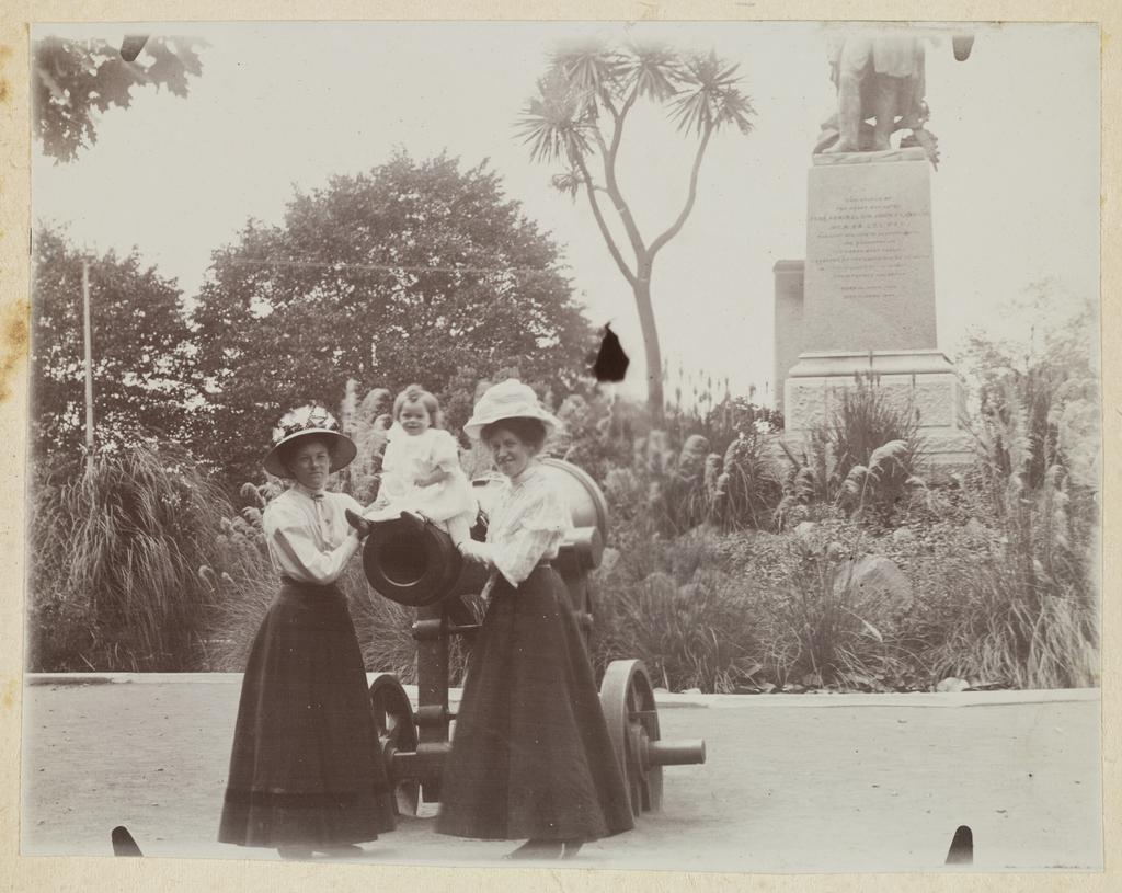Women and infant at Franklin Square