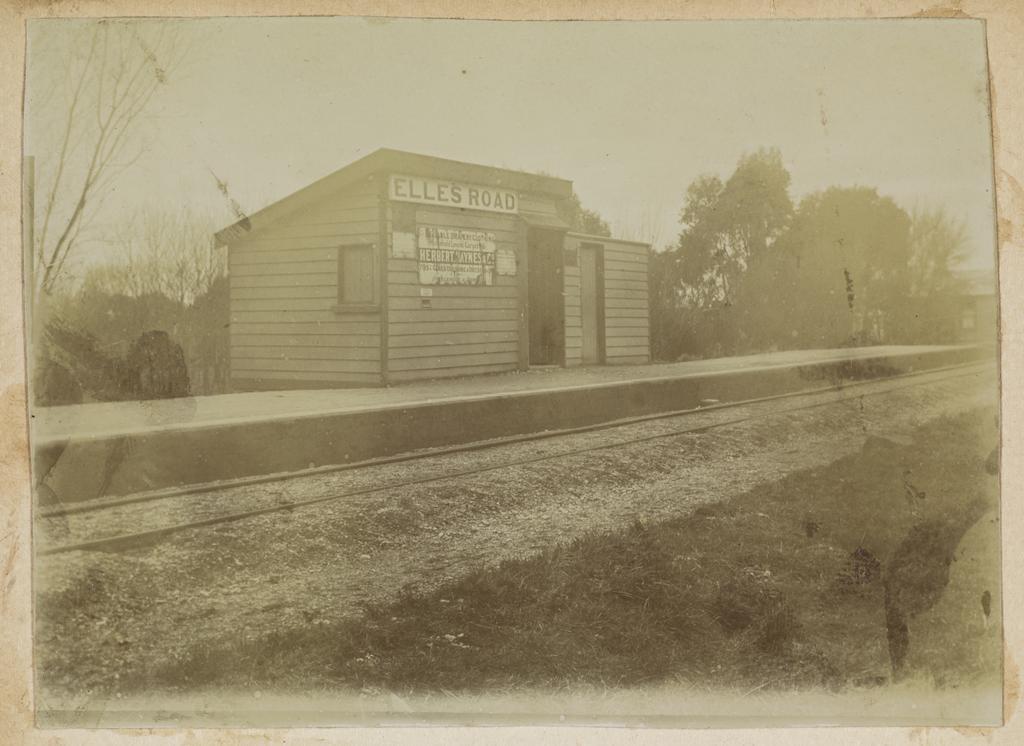 Elles Road railway station