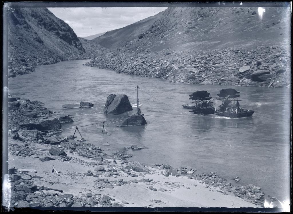 Millers Flat, goldmining dredges