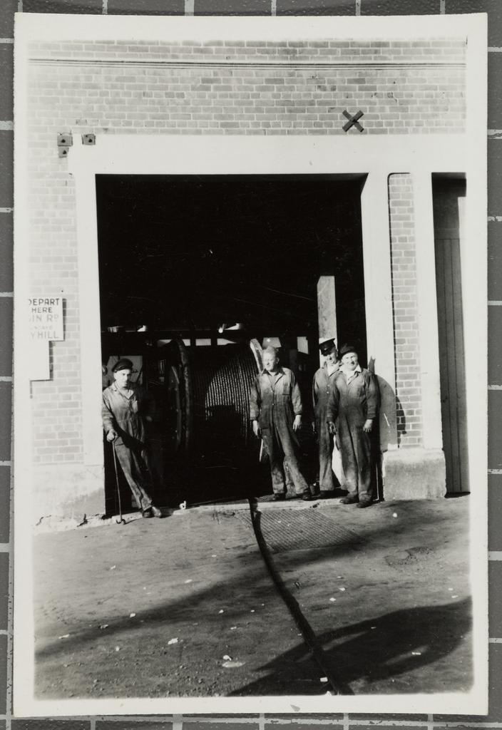 Rope work - rope on wheel: Rope gang at Mailer St end of carbarn