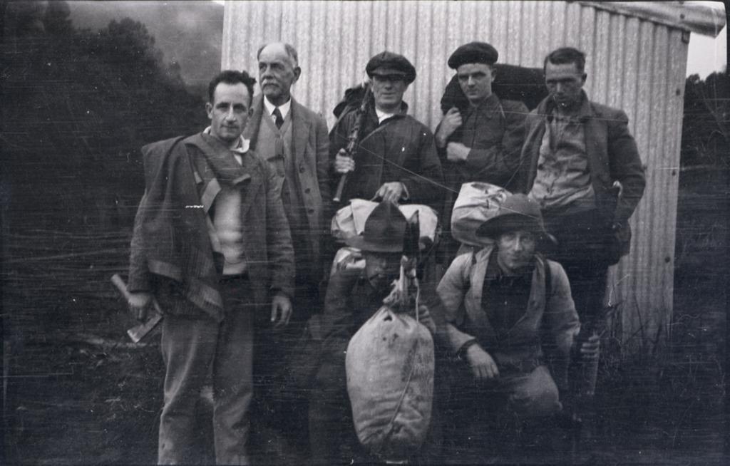 Group of men, Deep Stream