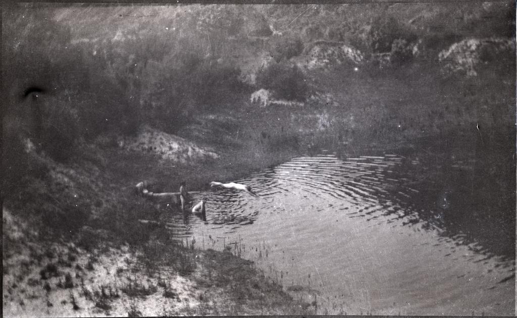 Bathers, Beaumont