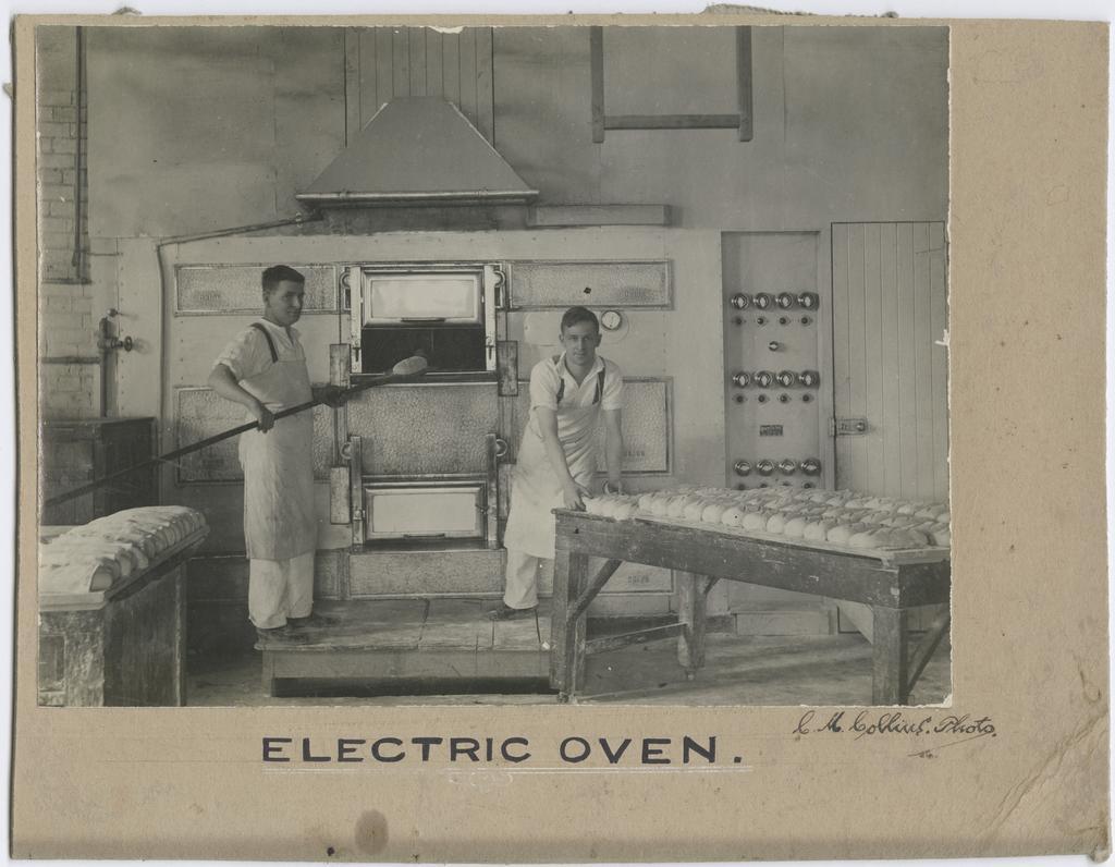 Electric oven