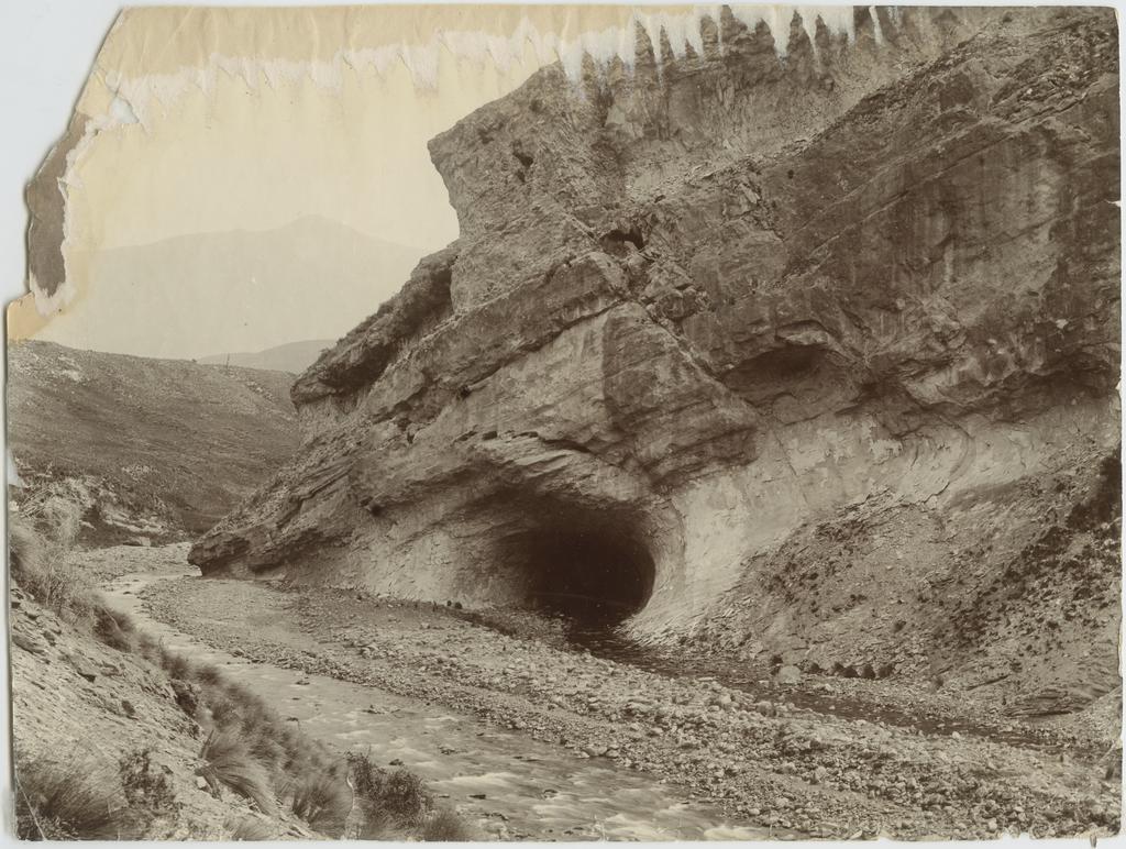 Cave entrance, Cave Stream
