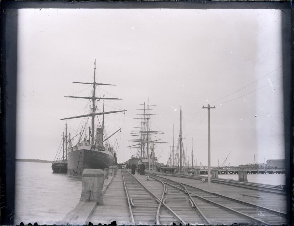 Unidentified wharf
