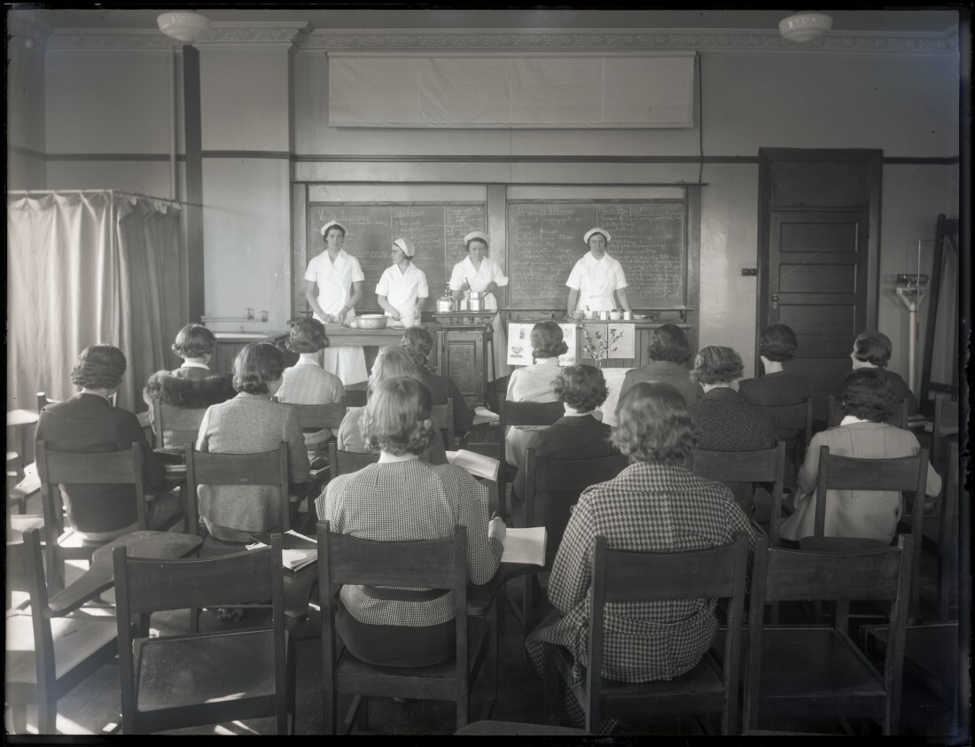 Food Science class, School of Home Science