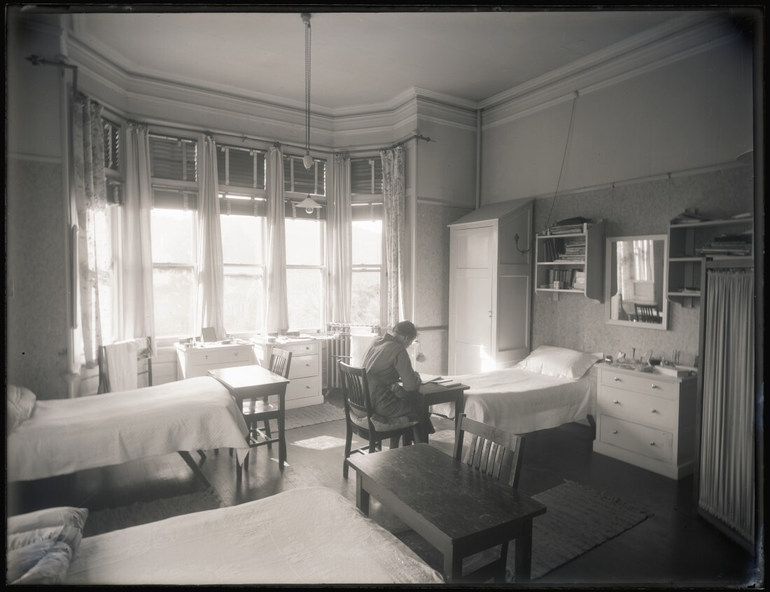 Bedroom at Studholme Hall, School of Home Science