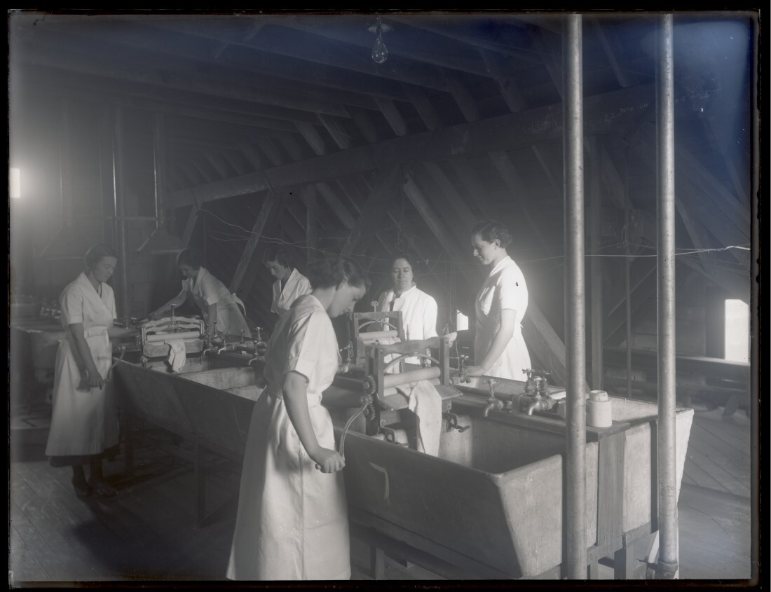 Washing, with tubs and wringers, School of Home Science