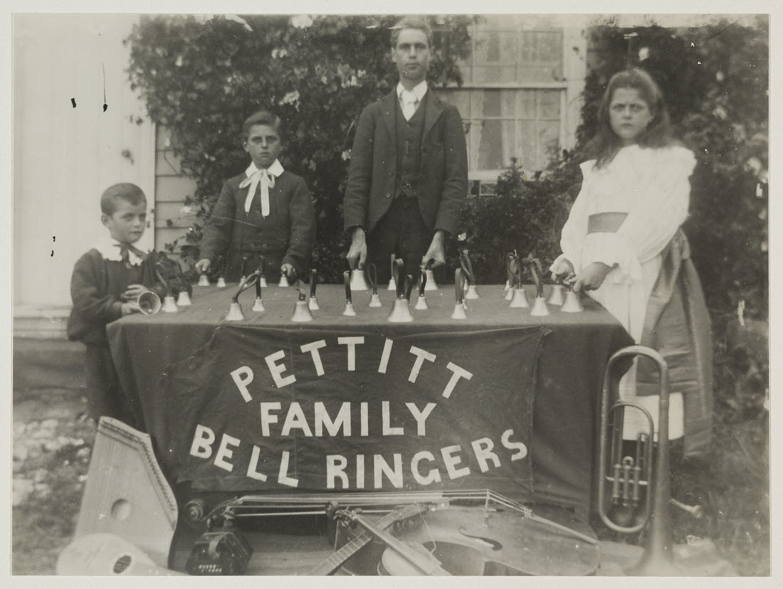Pettitt Family Bell Ringers