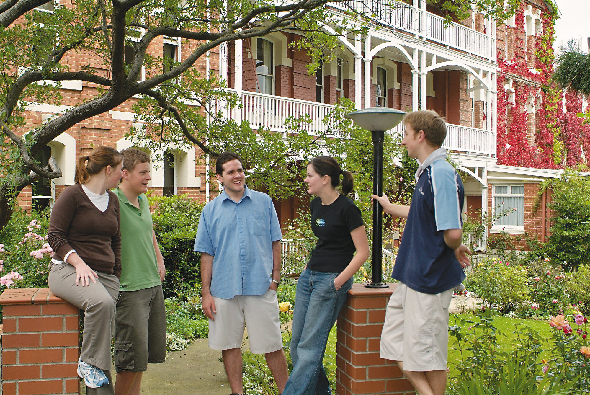St Margaret's College residents, Leith Street entrance