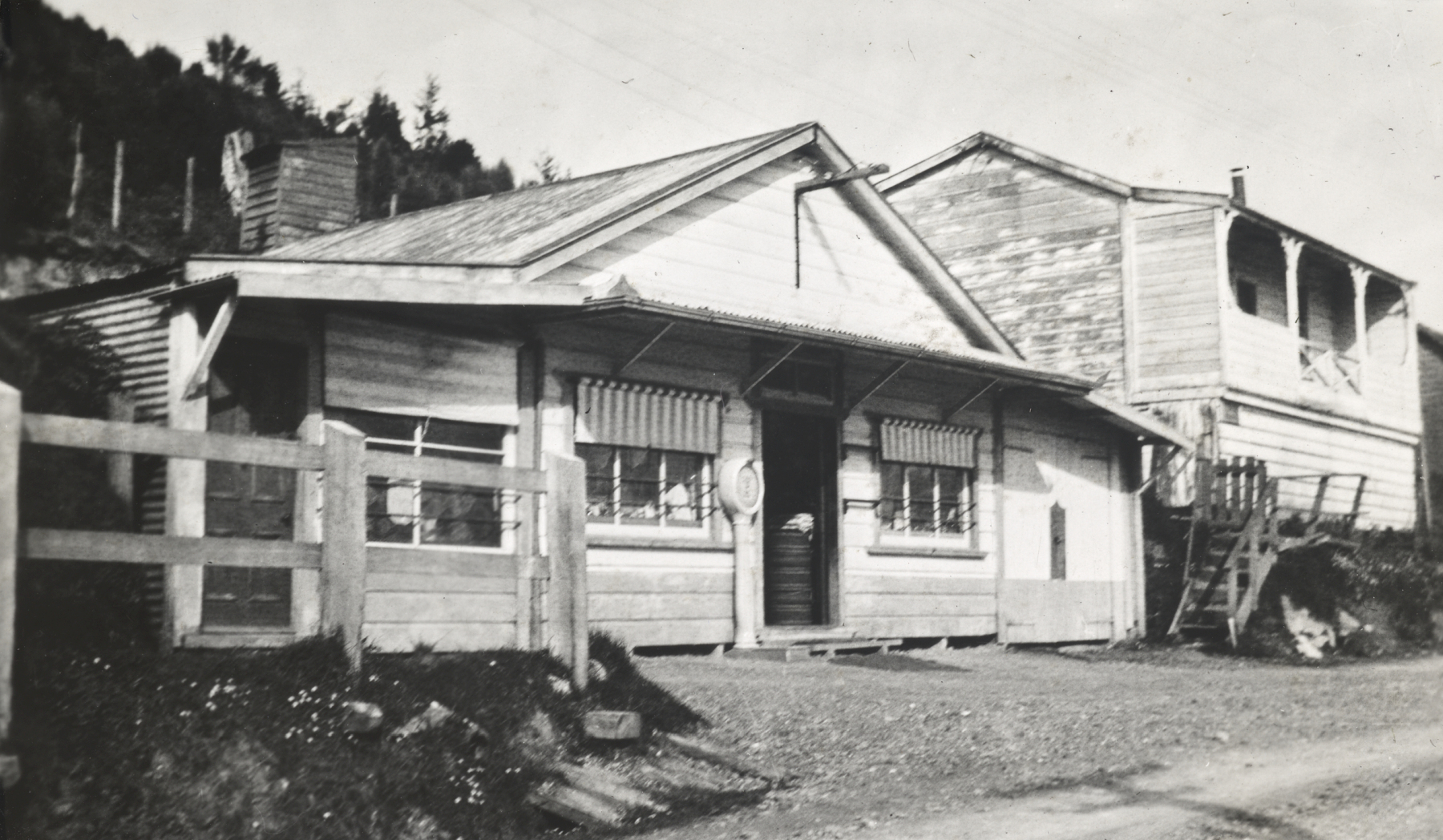 'MacGregor's Waiuta Branch'