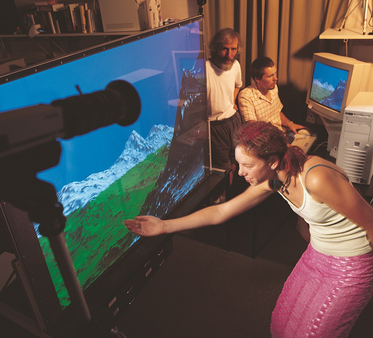 'Professor Geoff Wyvill is behind a University of Otago interactive display allowing viewers to see images in three dimensions'