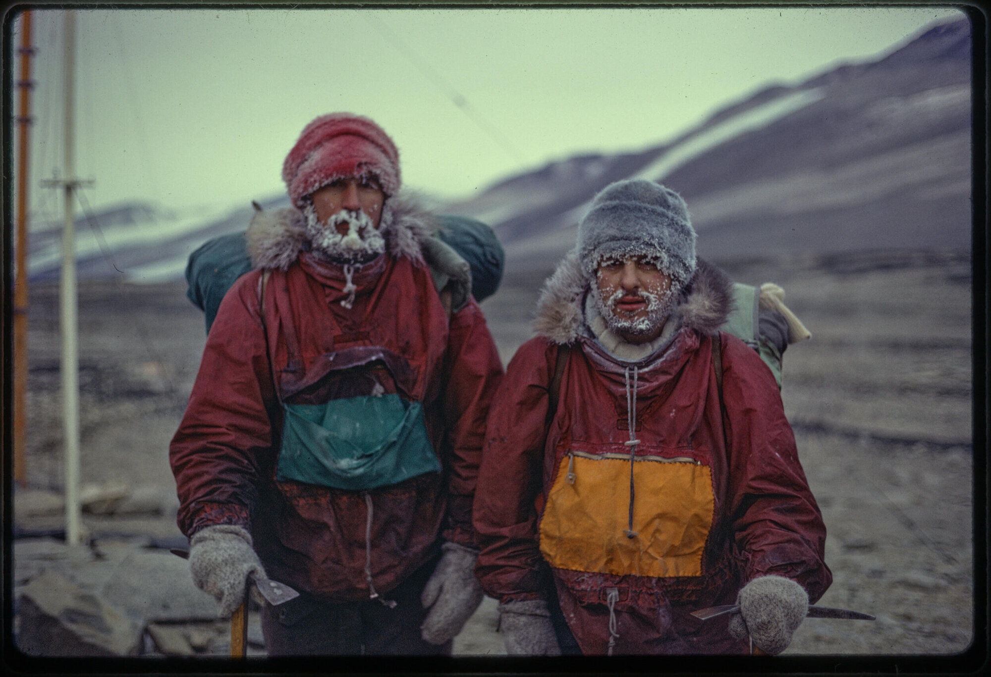 Bob McKerrow (seismologist) and Gary Lewis (technician)