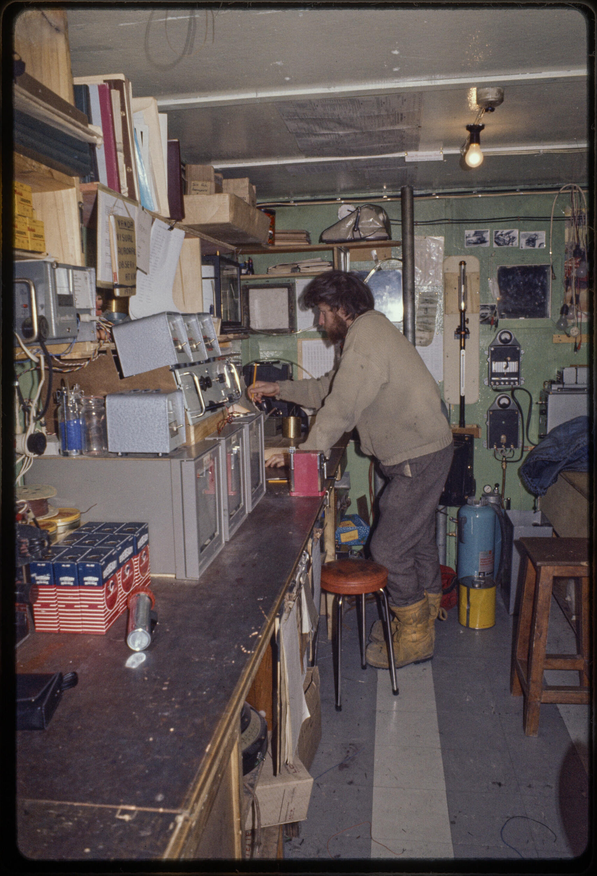 Tony Bromley in laboratory 