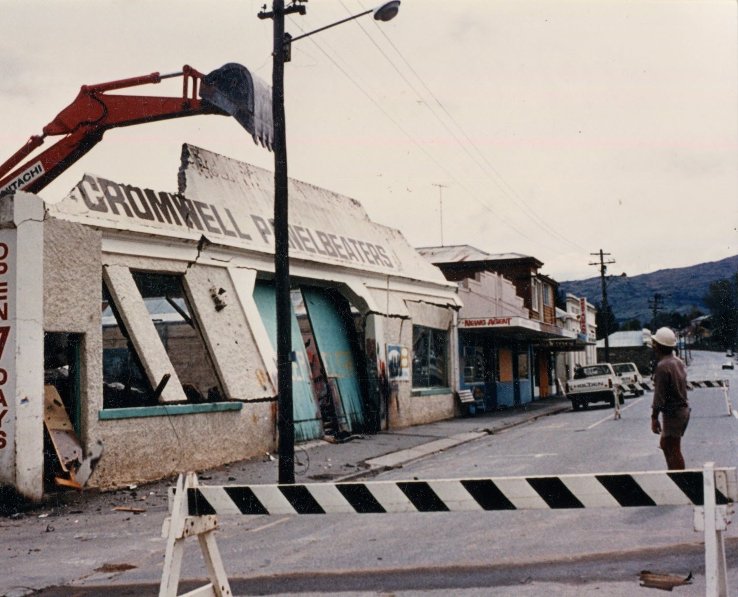 Cromwell Panelbeaters demolition