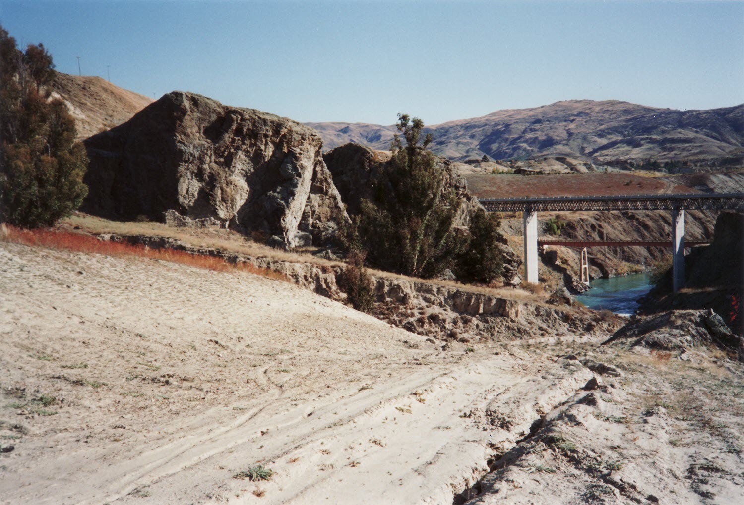 Bannockburn Bridge prior to Lake Dunstan filling