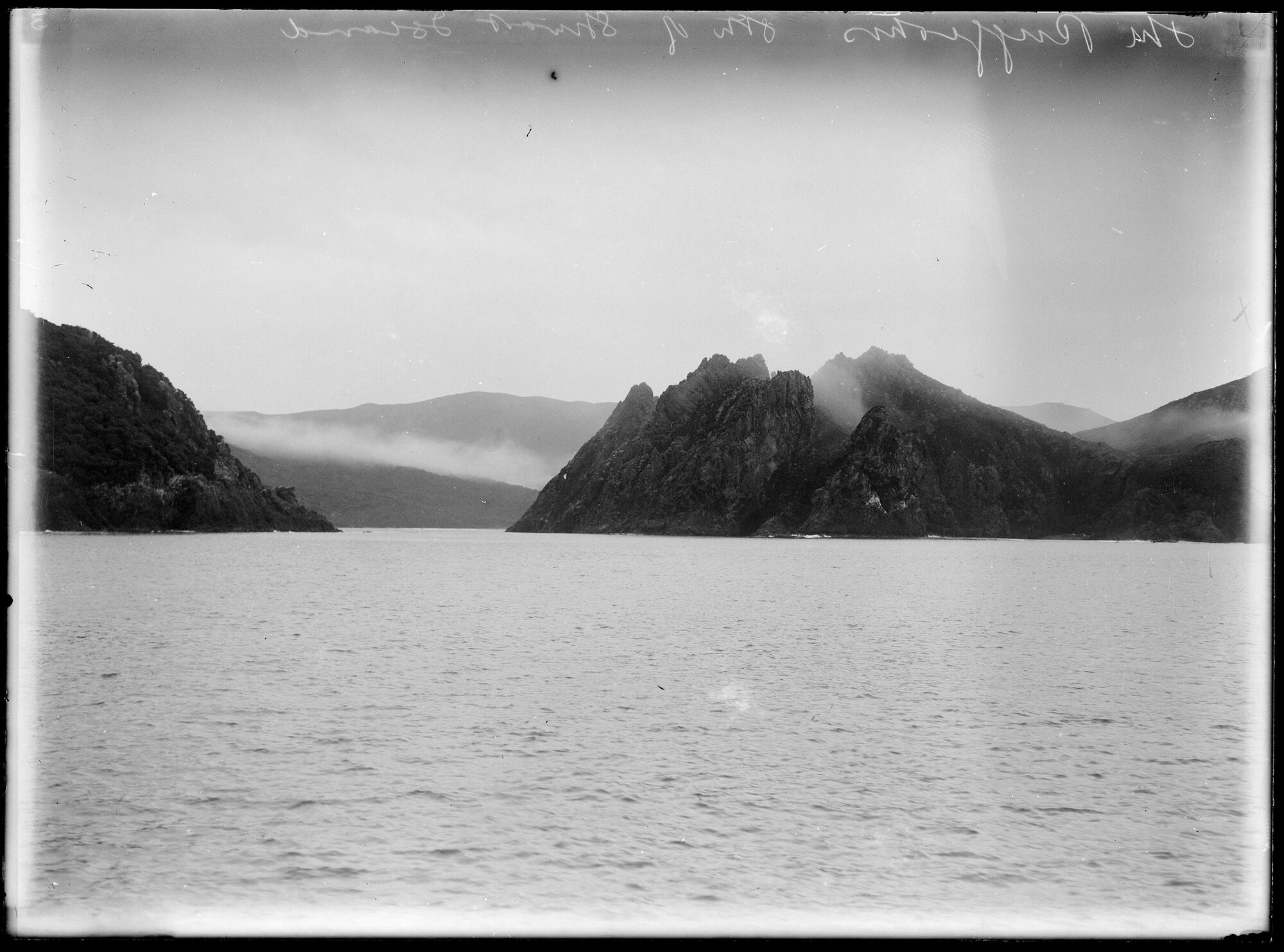 Raggedy Passage, south of Stewart Island