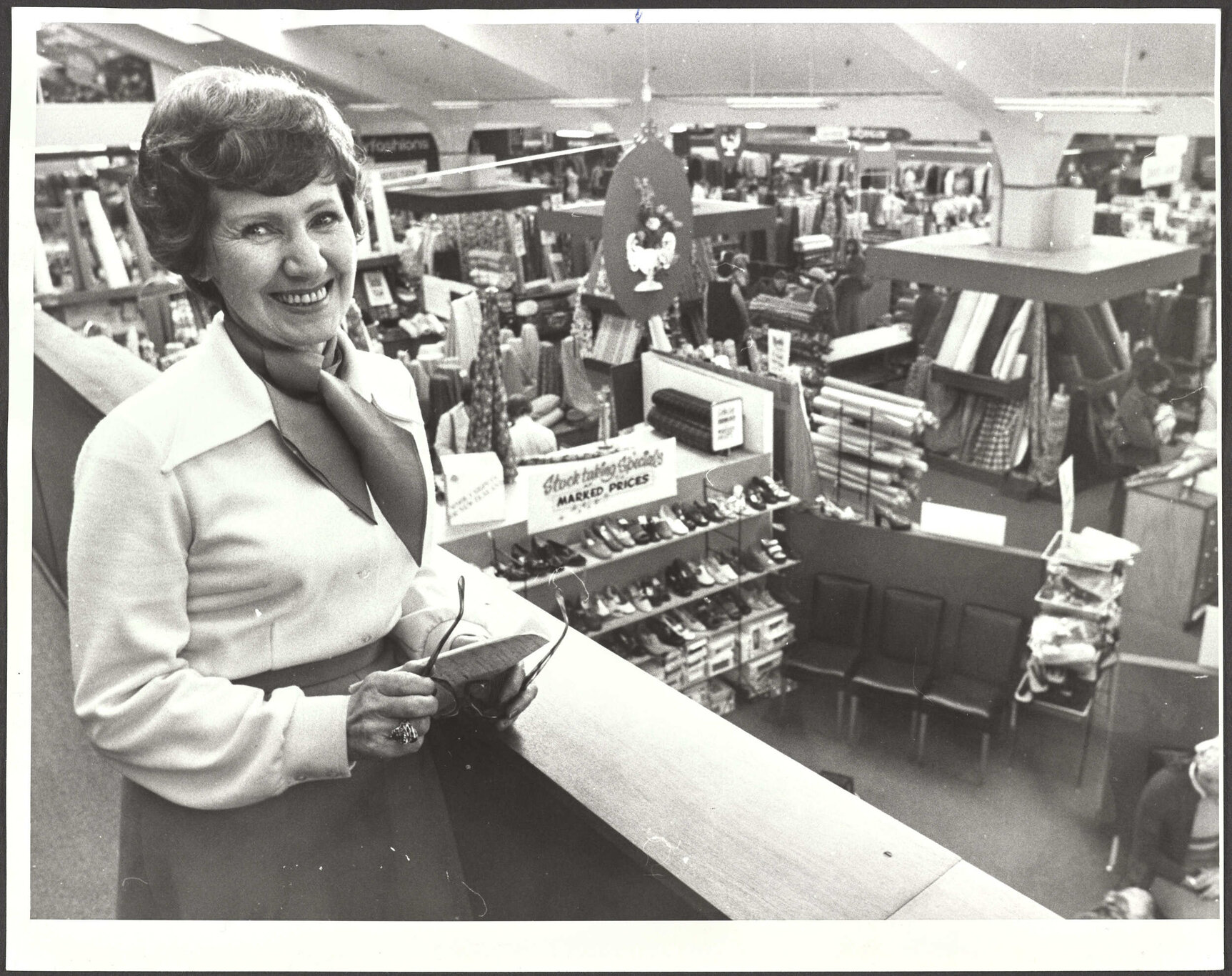 Arthur Barnetts Ltd